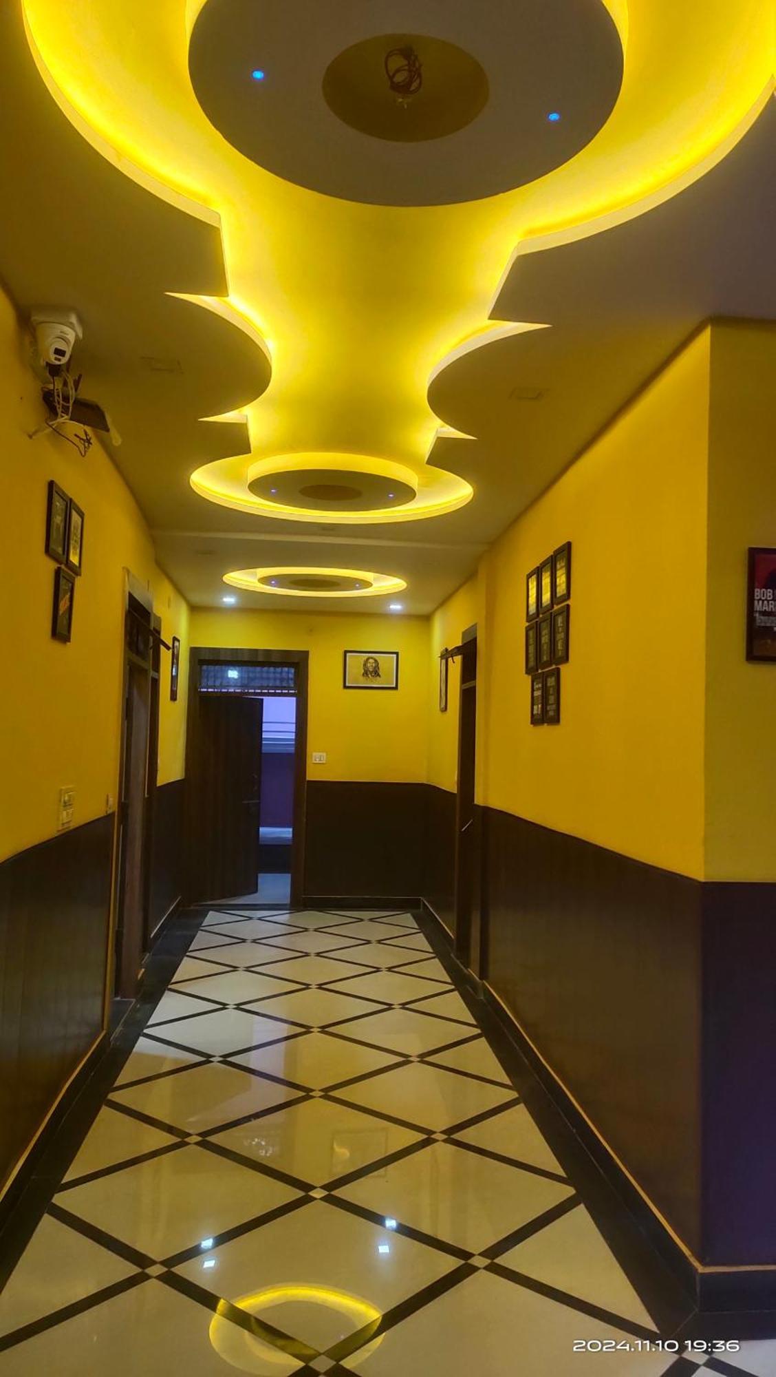 Big Brother Hostel Hotel Agra  Exterior photo