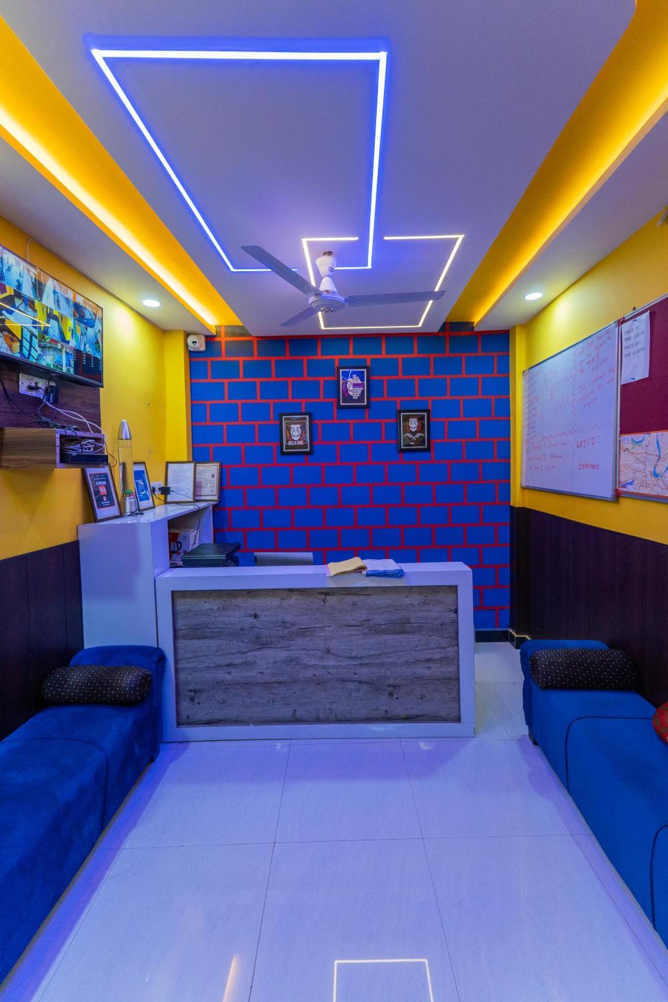 Big Brother Hostel Hotel Agra  Exterior photo