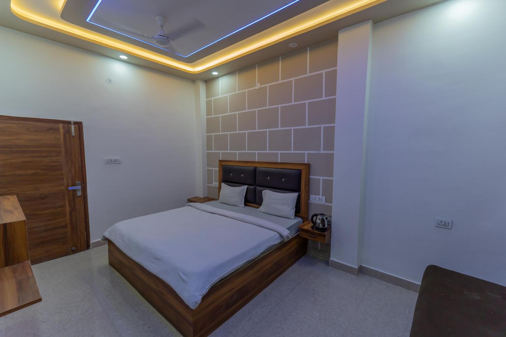 Big Brother Hostel Hotel Agra  Room photo